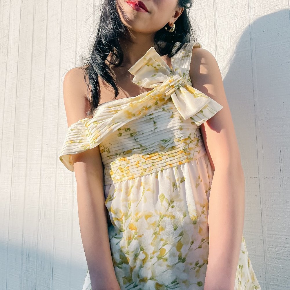 VALENTINO Yellow Floral Off-the-Shoulder Blouse Size Medium Excellent Condition